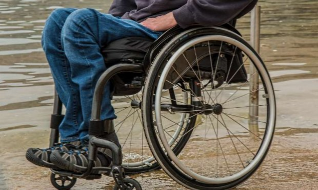 Petition : Handicap : pour palier l'absence de places en établissements médico-sociaux français