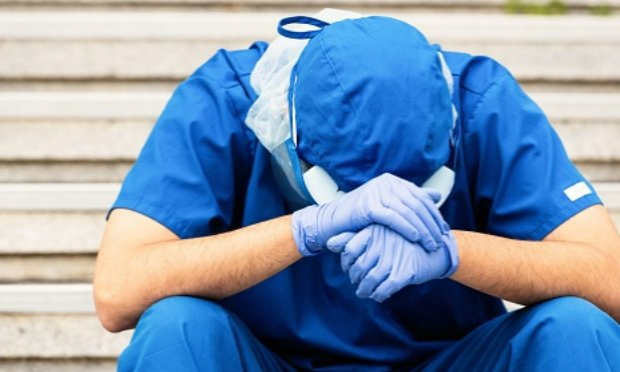Petition : Refus de l'obligation vaccinale pour les professions de santé: accepte ou démissionne ?