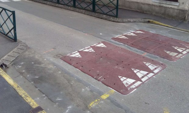 Petition : Danger : coussins berlinois accidentogènes pour les deux roues