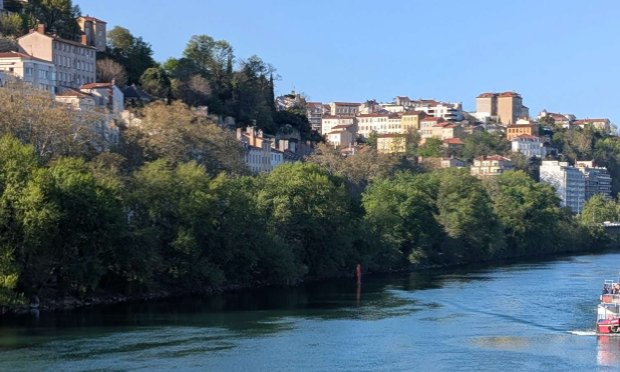 Petition : Danger : pollution atmosphérique et combustion plastique, bois sur les berges du Rhône