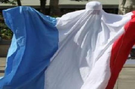 Contre le droit de vote des étrangers aux élections locales.