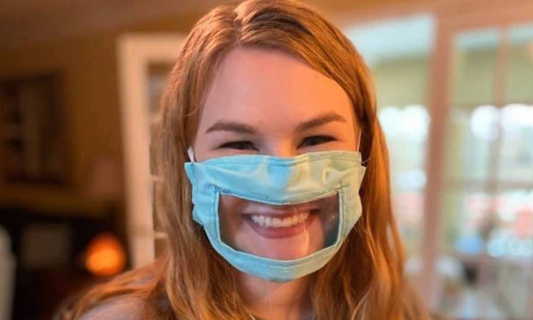 Masque transparent obligatoire et gratuit pour les intervenants dans les établissements d'éducation