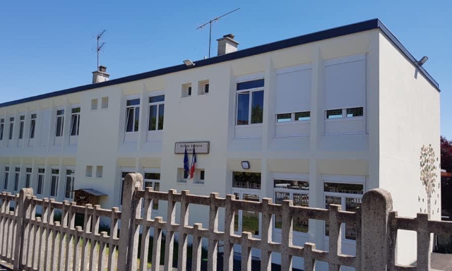 Pour l’ouverture d’une 8eme classe à l’école Louise Michel de bas en basset