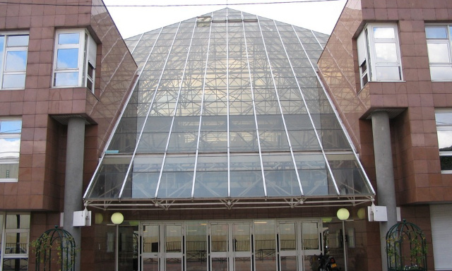 Non à la fermeture injustifiée de classe en maternelle à Pyramide