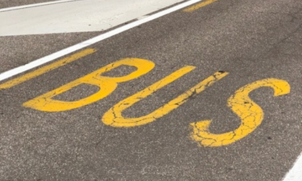 Pour que la voie de bus Alexis de Tocqueville soit ouvertes aux voitures (