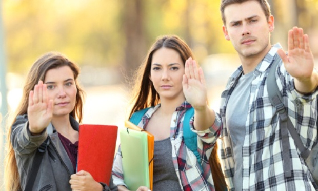 Pour une liberté vestimentaire et une gestion décente du lycée