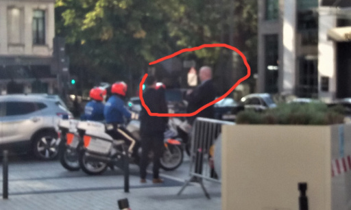 Ils doivent montrer l'exemple !