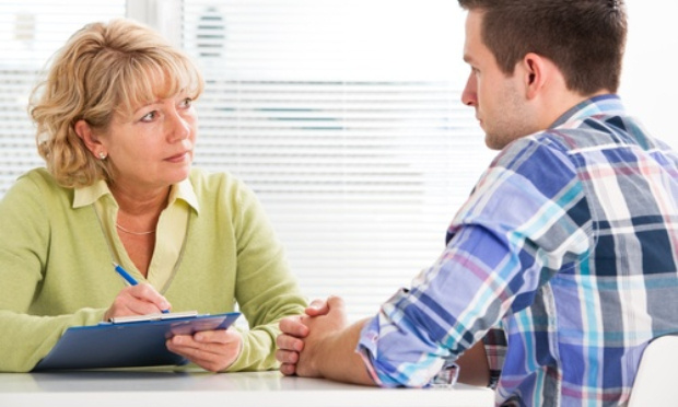 Nous avons besoin d'une assistante sociale au collège Dorval