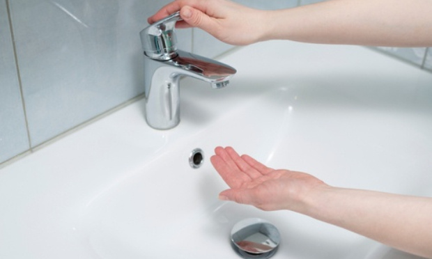 De l'eau chaude pour nos familles s'il vous plaît !