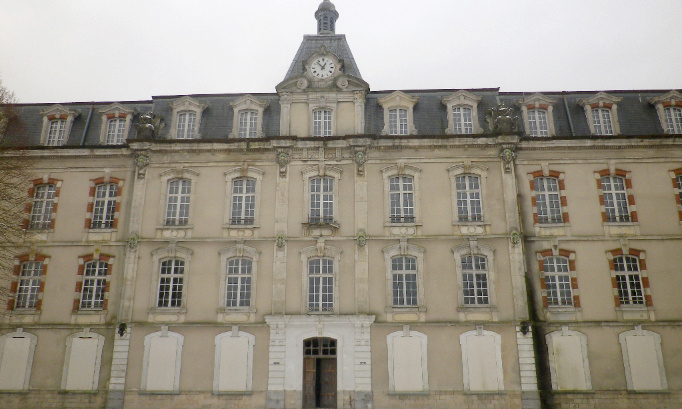 Non à la destruction de la caserne Miribel