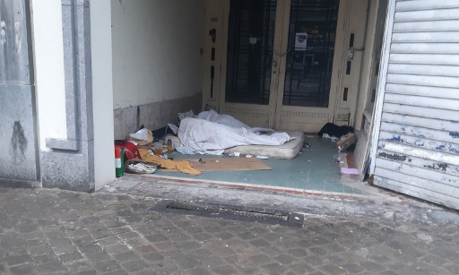 Stop à la précarité : non aux personnes à la rue