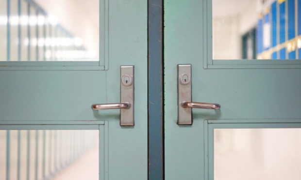 Pour la fermeture des écoles et annulation des stages