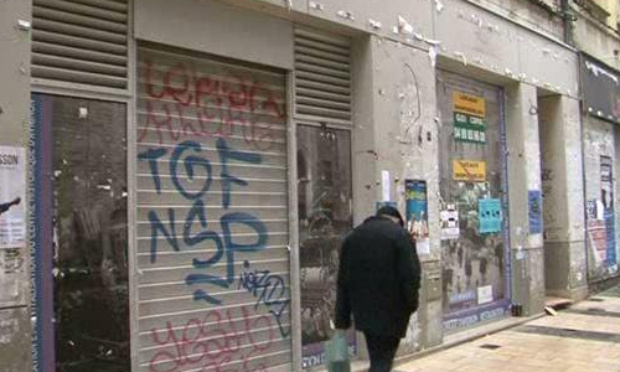 Fermeture des rayons de marchandises non essentielles dans les grandes surfaces et centres commerciaux pendant toute la durée de fermeture des commerces dits 