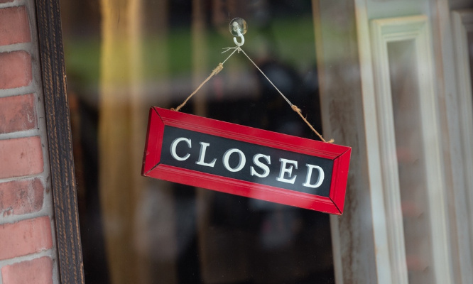 Arrêté pour que les commerces restent ouverts !