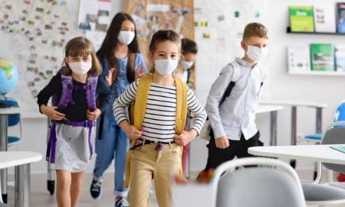 Contre le port du masque obligatoire à partir de 6 ans à l'école de Saint-Cézaire