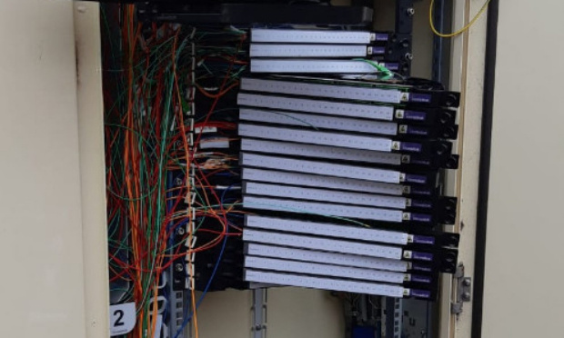 La fibre sans panne pour tous les habitants du Pré de l'Arche, et une armoire fibre en bon état.