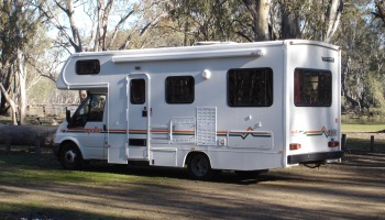 Pour une politique responsable face à l'invasion du tourisme en camping-car !