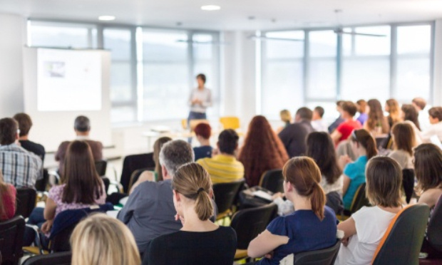 Pour des cours en présentiel à Cergy