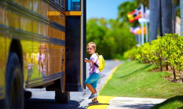 Bus scolaire le midi