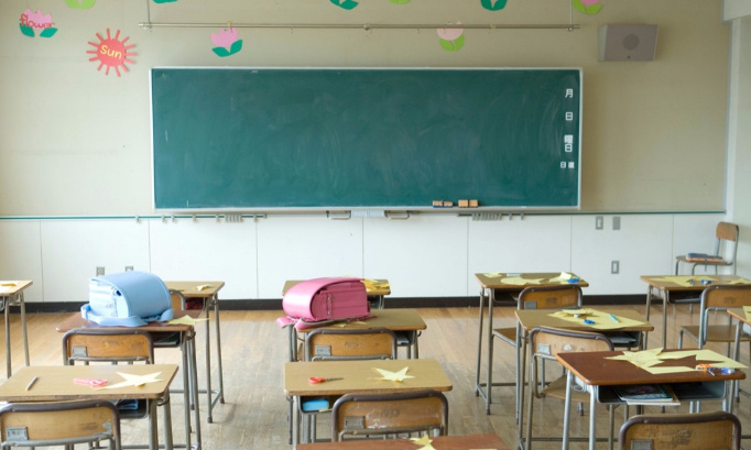 NON pour la réorganisation des classes élémentaires, OUI pour un remplacement !