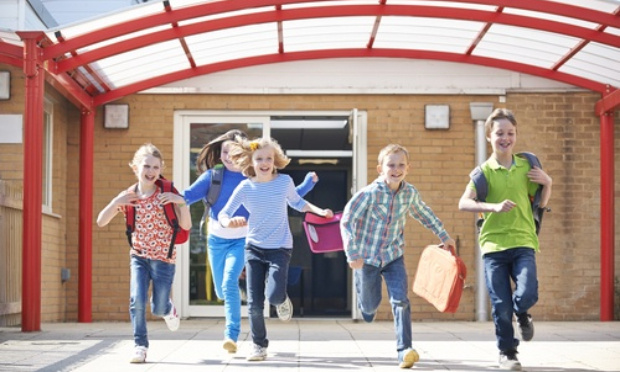 Non à l'ajout des deux semaine de vacances aux fêtes et à la prolongation de l'année scolaire jusqu'en Juillet !