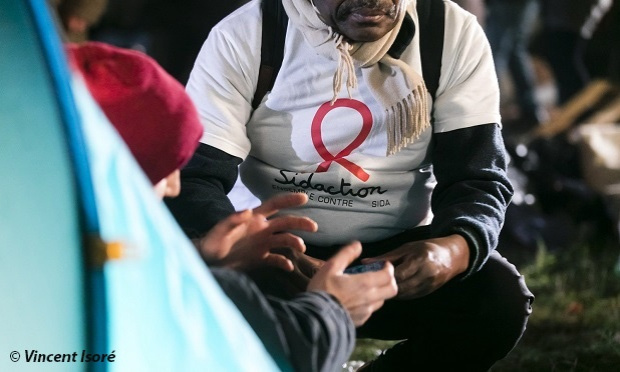Combattons la précarité pour que chaque personne séropositive puisse vivre dignement et se soigner correctement !
