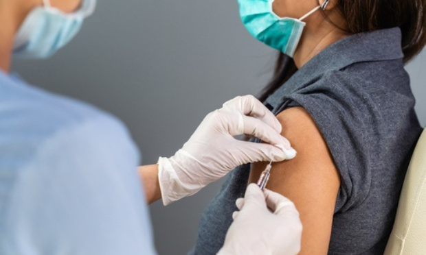 Que tous les vaccins anti-covid ayant eu des effets secondaires néfastes sur des personnes, que toutes les personnes souffrantes soient prises en charge par la société qui a créé le vaccin et l'a vendu. Que les lobbys prennent en charge les conséquences !