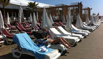 Non aux paillotes sur les plages de La Grande Motte !