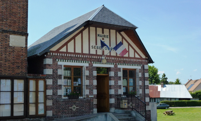 Non à la plate-forme ULM avec piste d’atterrissage et de décollage sur la commune de Sébécourt