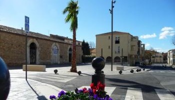 Pour des pierres apparentes sur le café des fleurs de Villeneuve Lès Maguelone !