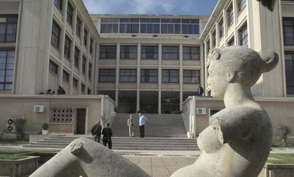 Changement du volume horaire semestriel (12 semaine +1) à la place de (4 semaines +1)