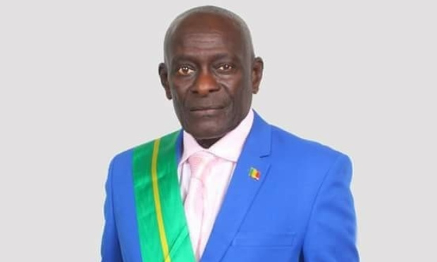 Baptiser l'avenue Faidherbe Avenue El Hadji Golbert Diagne