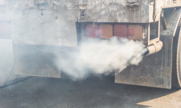 Camion sur des rails et plus sur les routes ! STOP A LA POLLUTION