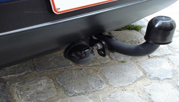 Pour la mise en place d'une réglementation obligeant à enlever les attaches-caravanes des voitures pour stationner en ville