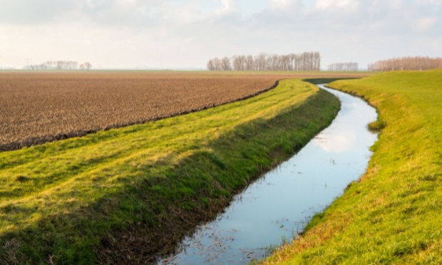 Entretien des fossés des terres loueés, ou aux proprietaires sur le territoire d'Izotges de TASQUE,et de CAHUZAC/Adour.