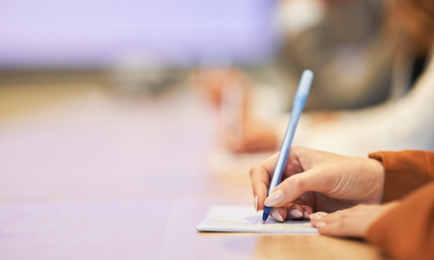 Non à la reprise en présentiel !