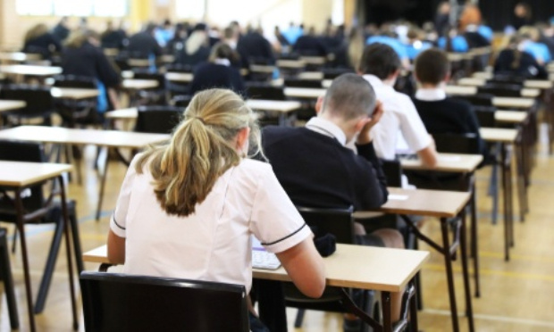 Annulation des examens en présentiel.