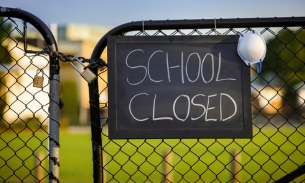 NON aux fermetures des écoles