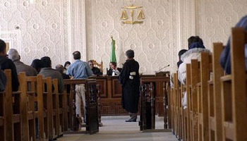 La justice algérienne condamne un militant