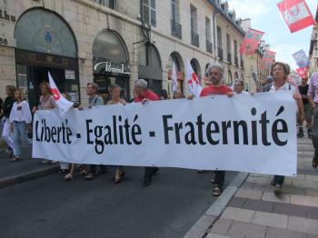 Le FN chante la Marseillaise : inacceptable et contre ses valeurs !