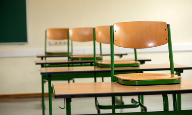 Non à la fermeture d'une classe sur le RPI Tours sur Meymont La Chapelle Agnon