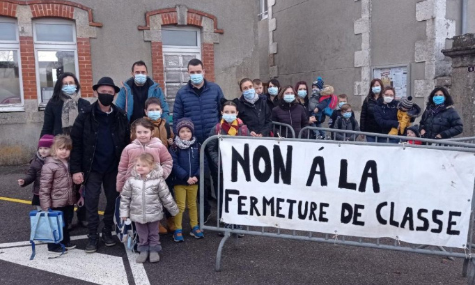 NON à la fermeture de la 4 ème classe de l'école d'USSON EN FOREZ