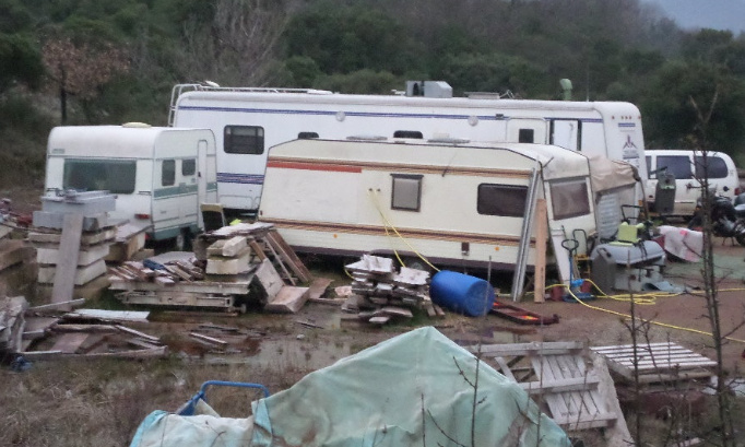 Non, au camping sauvage &agrave; Mas Canet