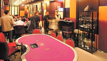 Non à la fermeture de l'Aviation Club De France