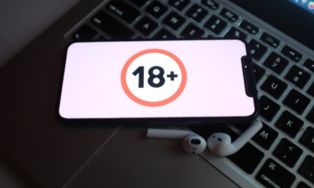 Pour l'interdiction des films et lectures pornographiques en libre accès !