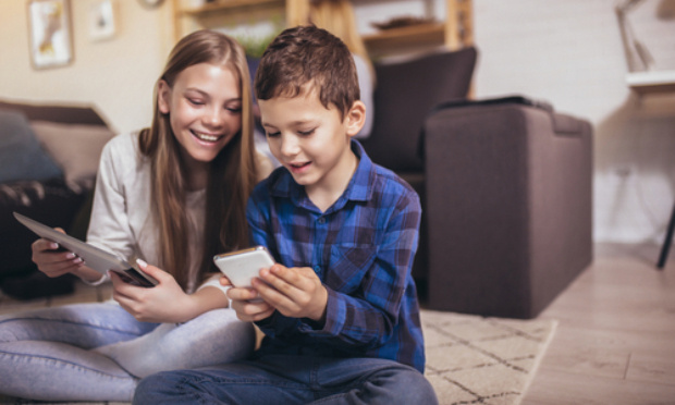 Loi pour limiter la possession d'un smartphone à destination des enfants et adolescents