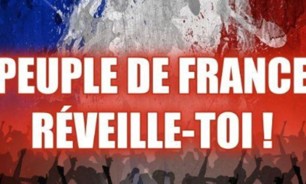 Emmanuel Macron.  A été élu qu'avec 16 % des électeurs, ce qui n'est pas démocratique du tout