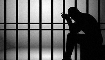 Stop à la détention provisoire abusive de J. !