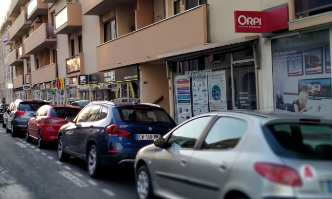 Stationnement entrée EST de la ville de PAU