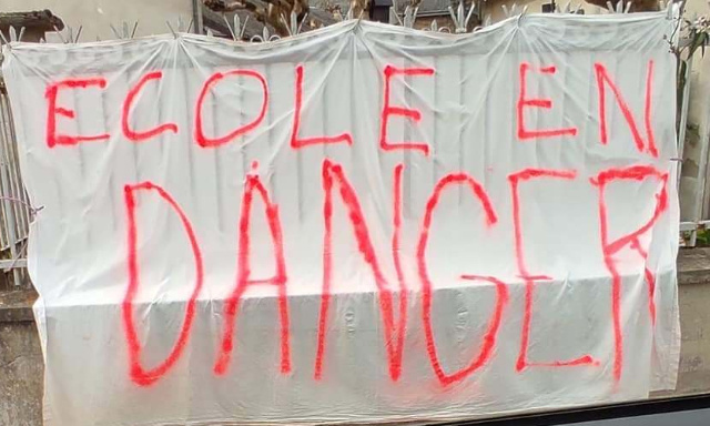 Non aux fermetures de classes et aux regroupements sans concertation